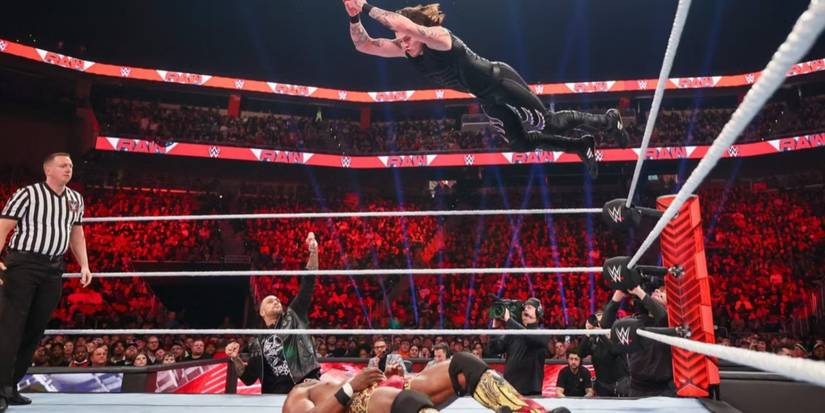 dominik-mysterio-frog-splash.jpg