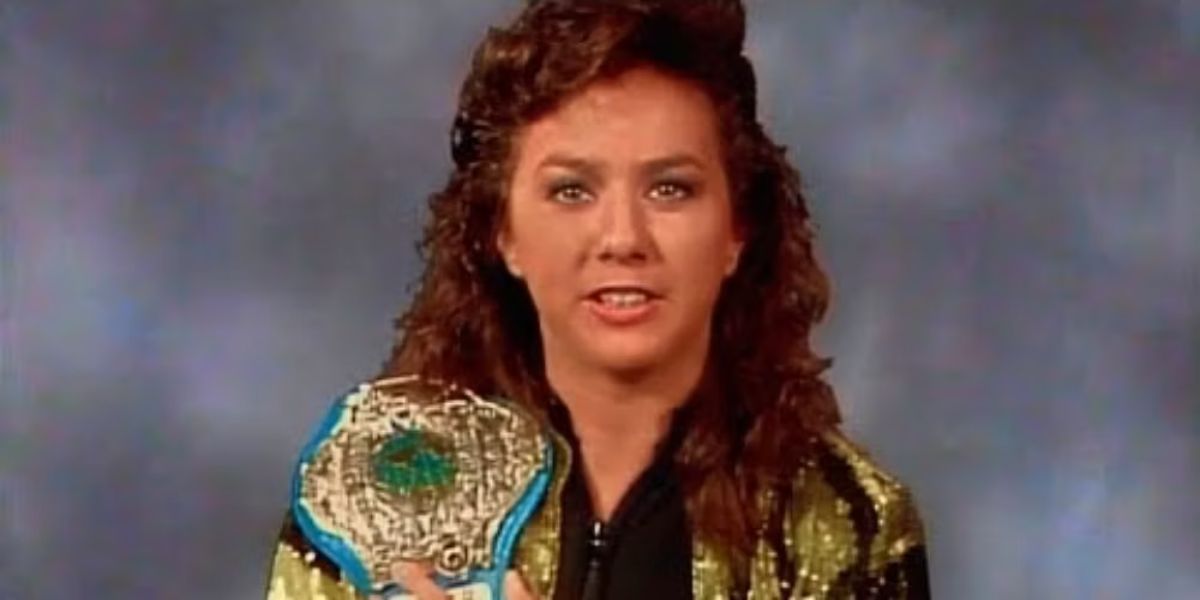Rockin' Robin with the Women's Championship on her shoulder