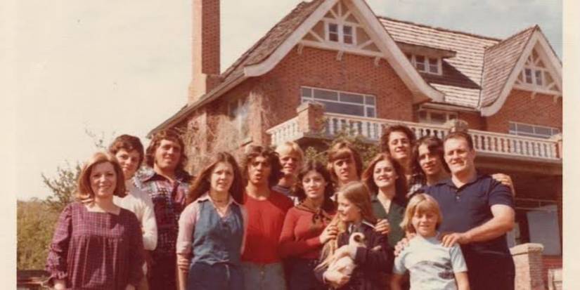 Bret Hart's Complicated Relationship With His Hart Family Siblings ...
