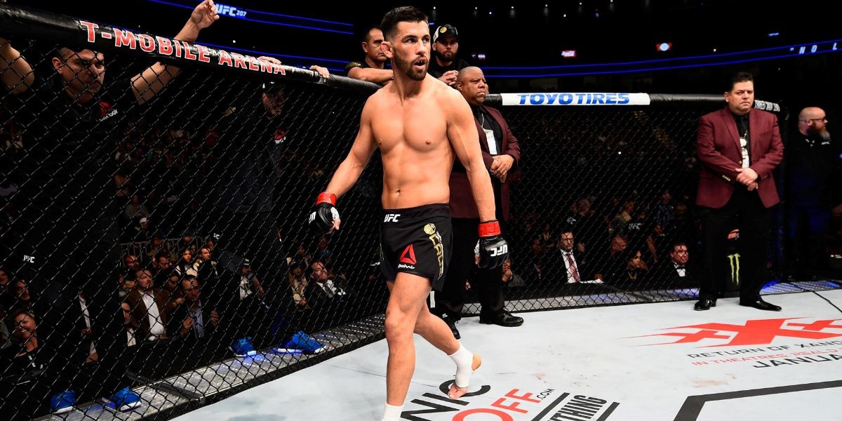 Dominick-Cruz-making-his-entrance