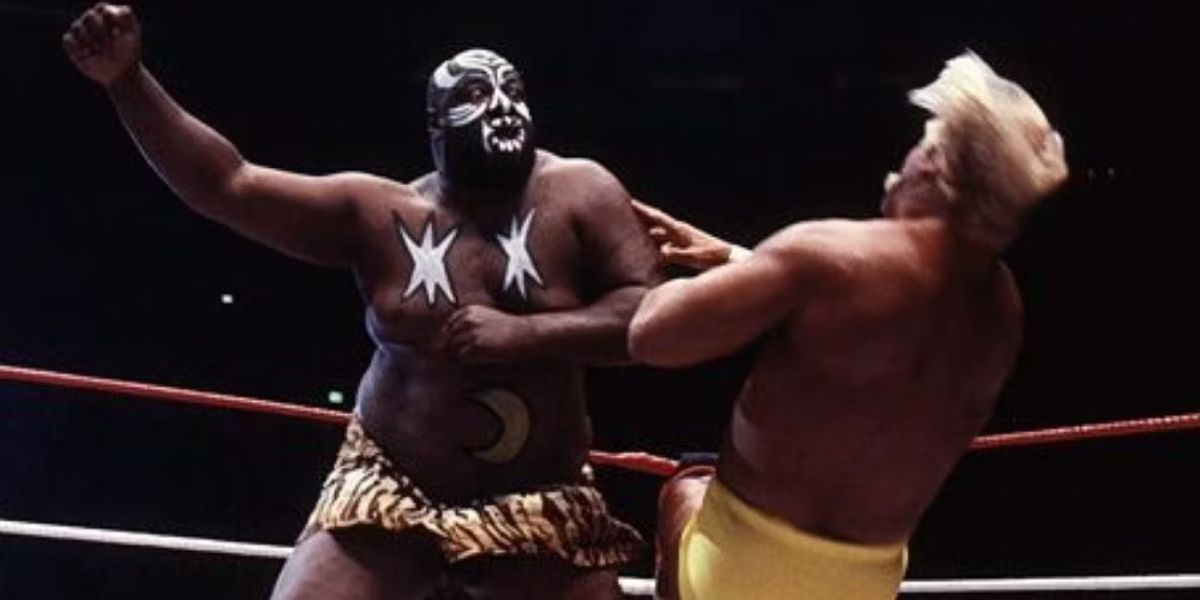 Kamala wrestles Hulk Hogan (1)