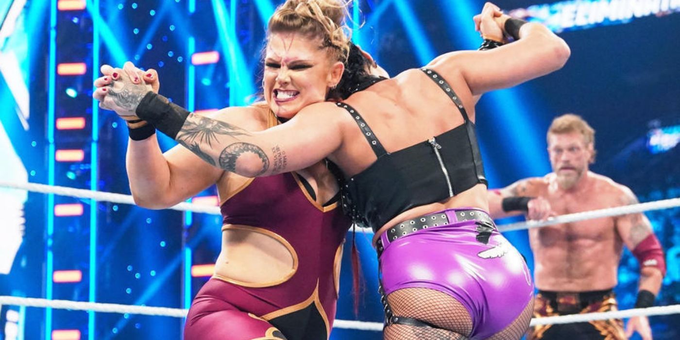 35 Best Female Wrestlers In WWE History, According to Fan Votes