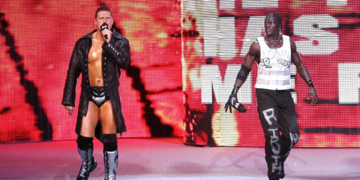 8 Major WWE Tag Teams That Disappointed In Main Events