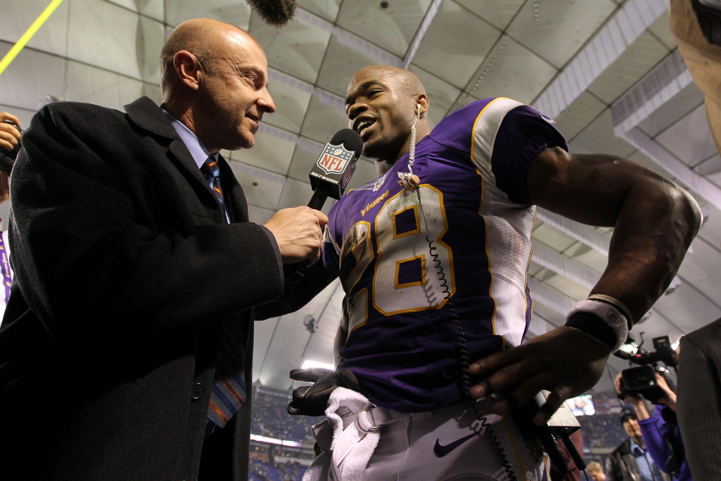 Every NFL Running Back With 2,000 Yards In A Single Season, Ranked