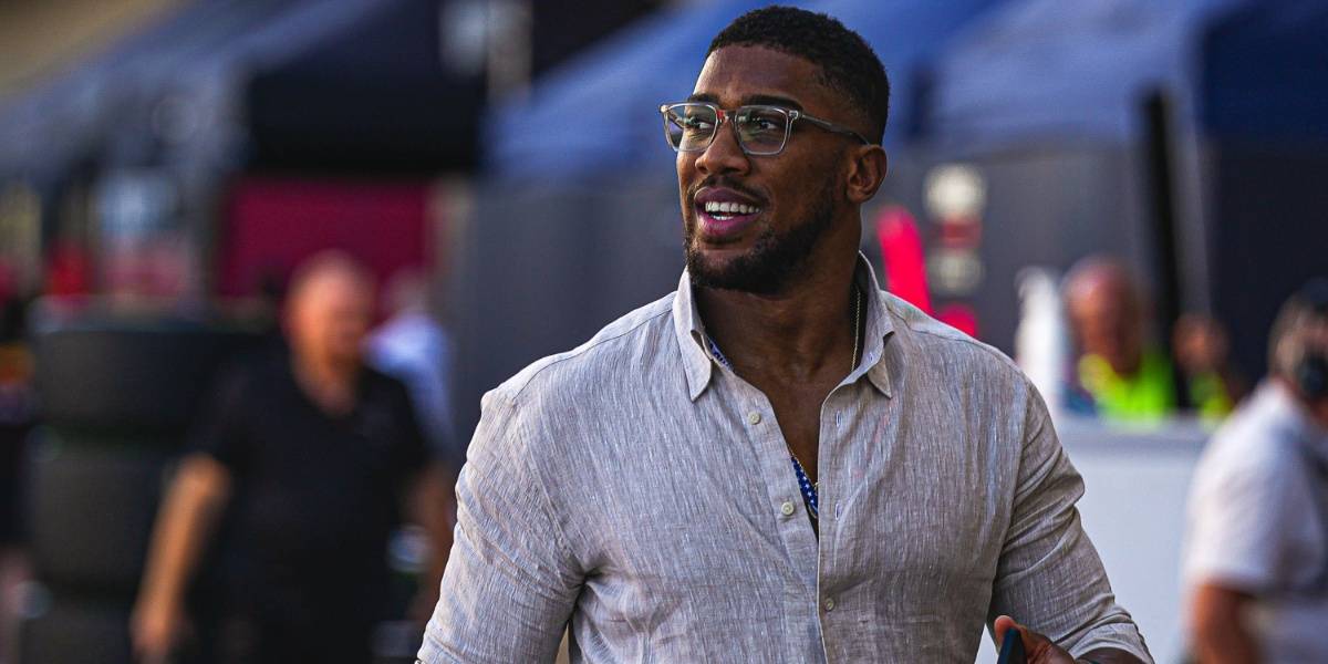 Nigeria’s President Reveals What Anthony Joshua Said After Fatal Car Crash