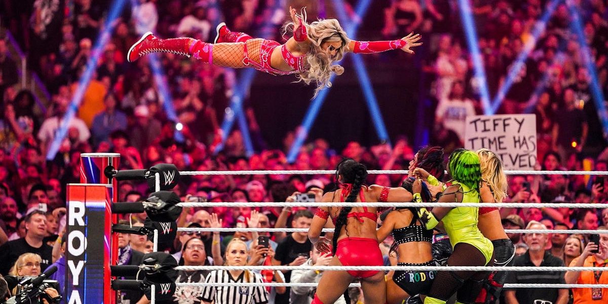 Tiffany Stratton moonsault Cropped