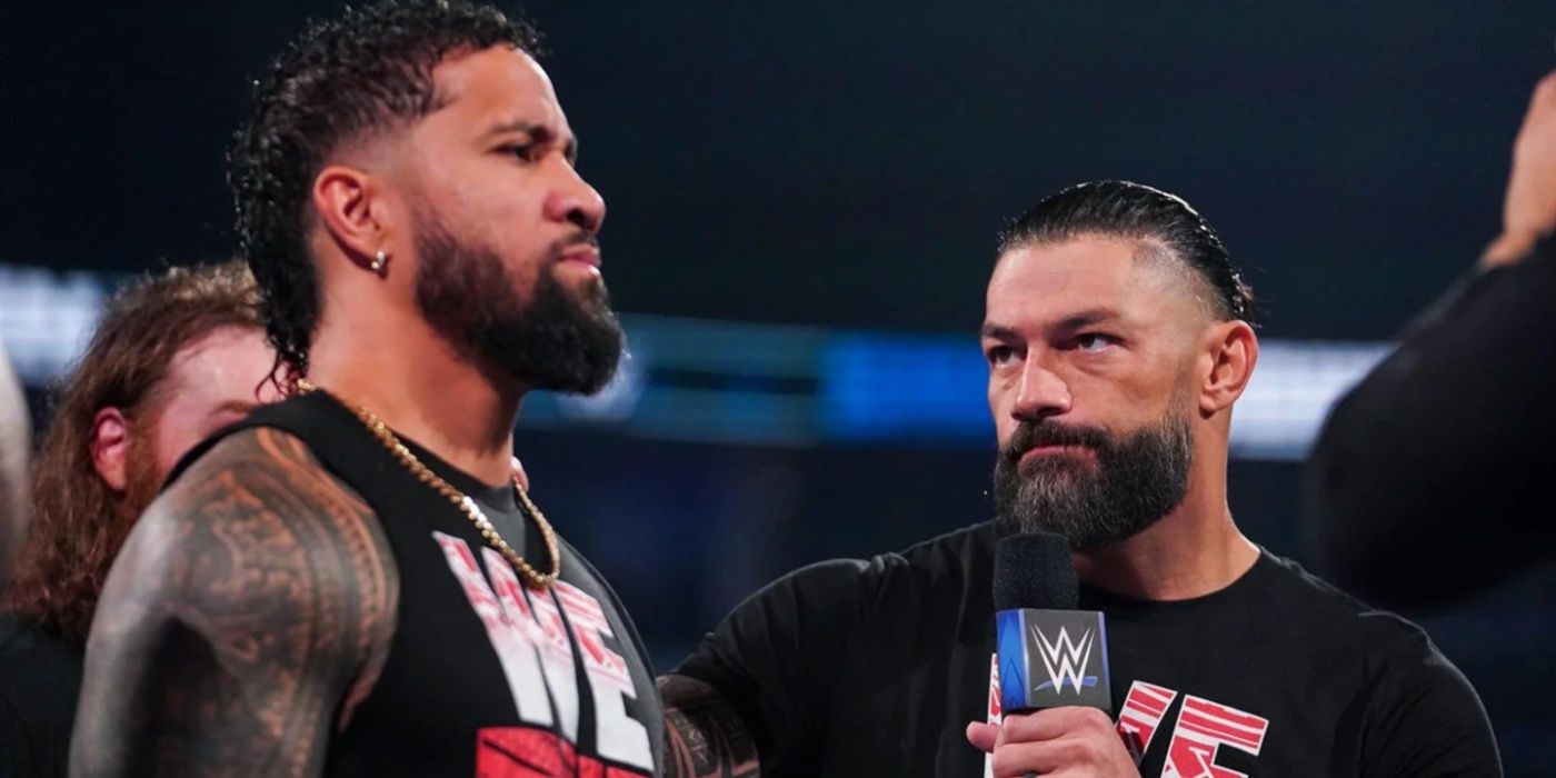roman reigns looking at jey uso