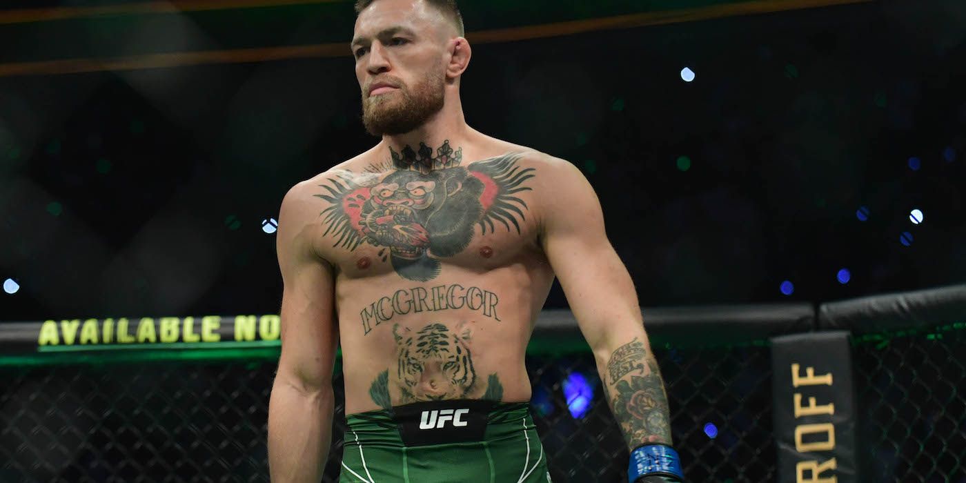 Conor McGregor gets ready to fight Dustin Poirier