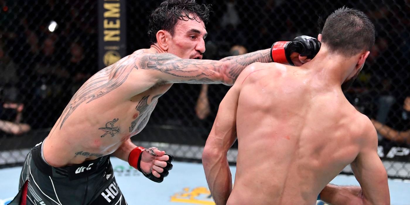 Max Holloway punches Yair Rodriguez