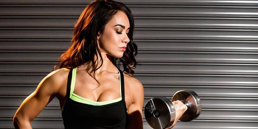 AJ Lee Cropped