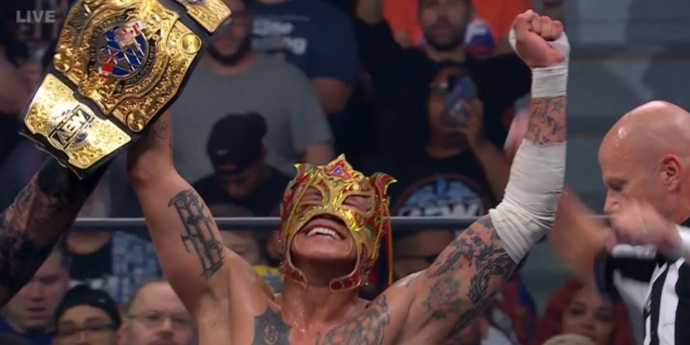 Rey Fenix ​​as international champion AEW