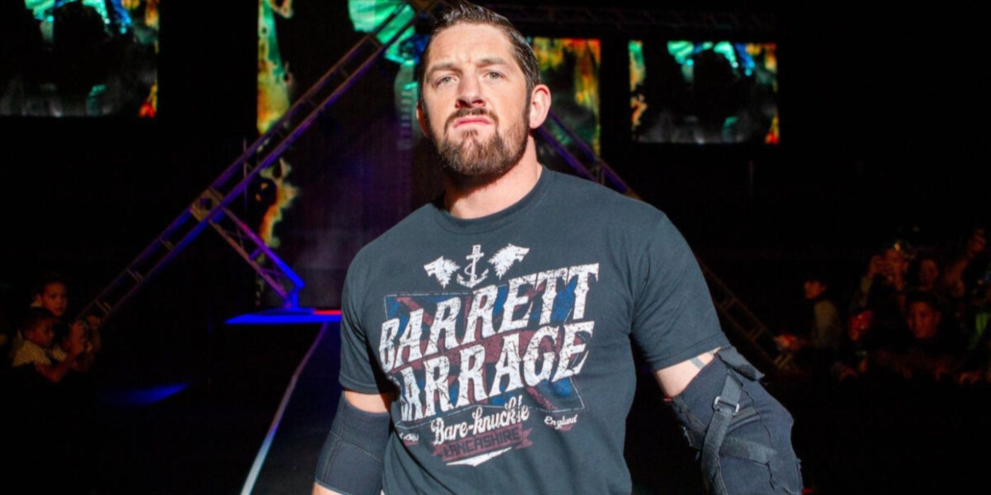 Wade Barrett in a "Barrett dam" T-shirt