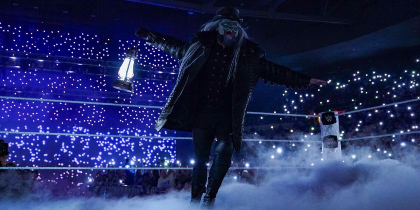 uncle salute in the ring before his debut