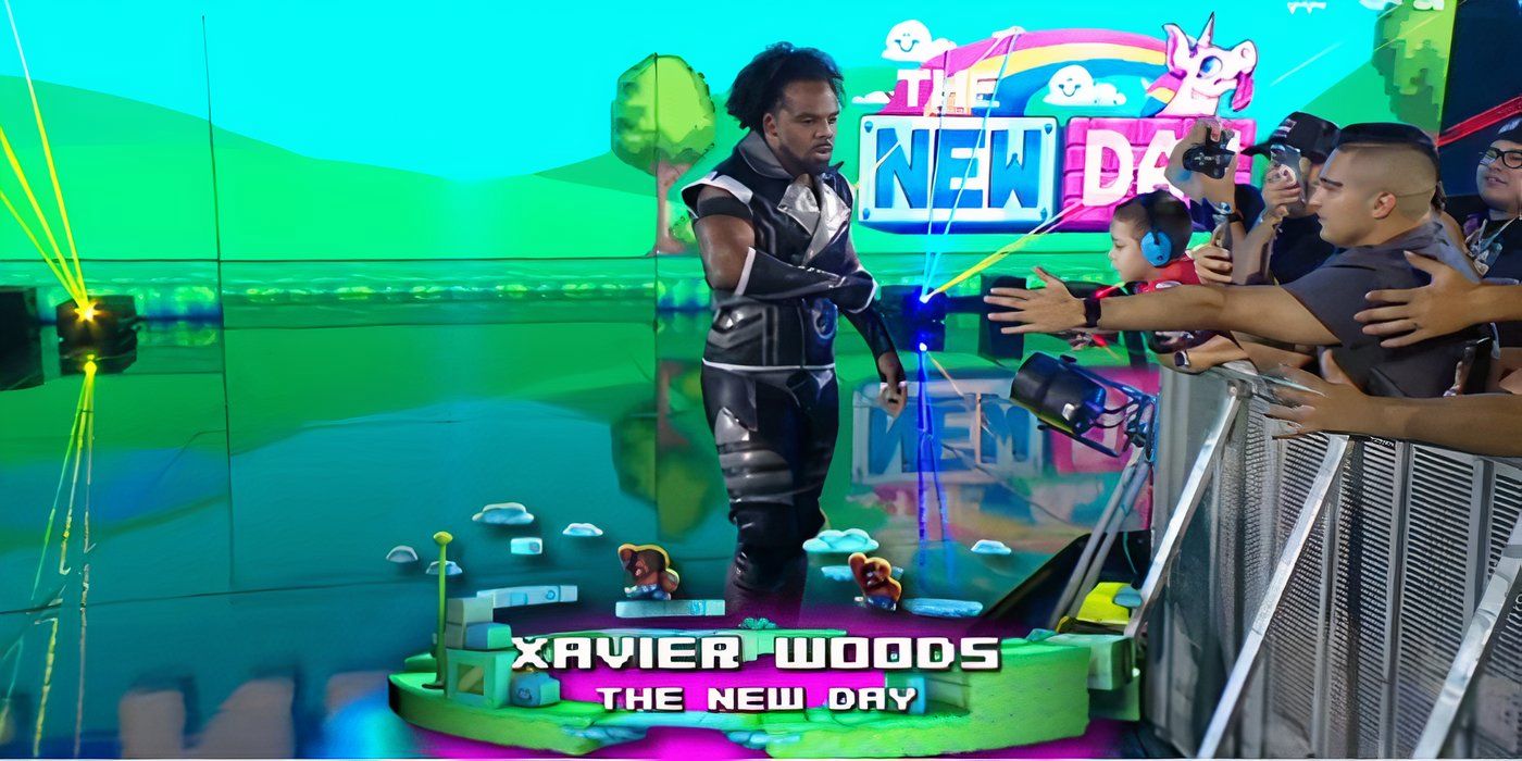 Xavier Woods black gear