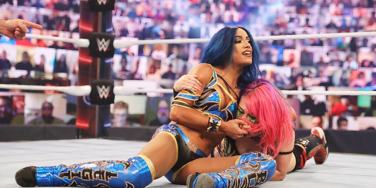 Sasha Banks v Asuka Survivor Series 2020 Cropped