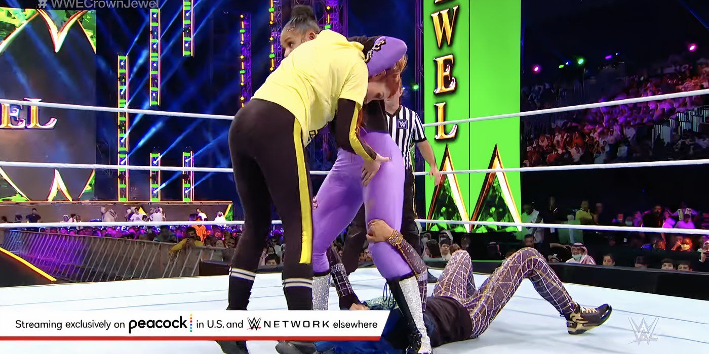 Becky Lynch v Bianca Belair v Sasha Banks Crown Jewel 2021 Screenshot Crop