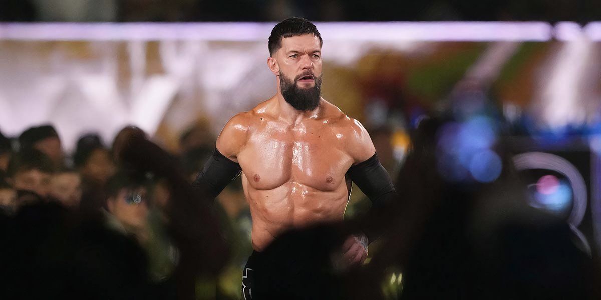 Finn Balor hace su entrada en WWE Royal Rumble 2025