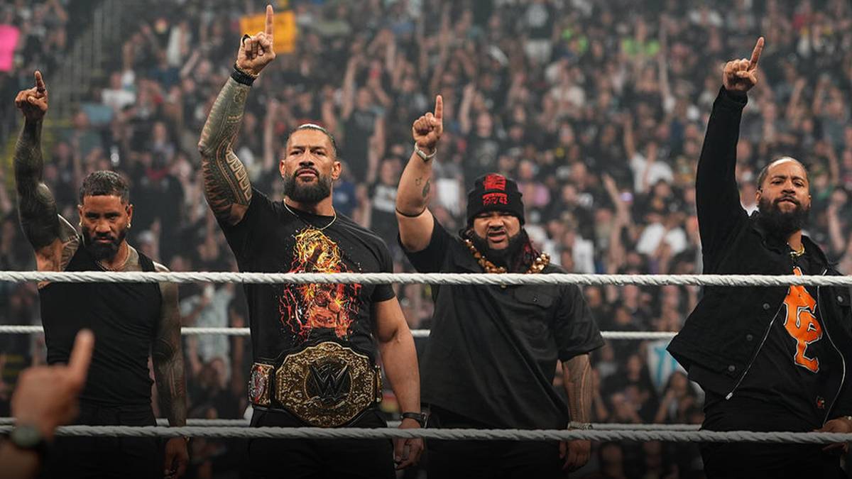 WWE Fans Are Ruining The Bloodline